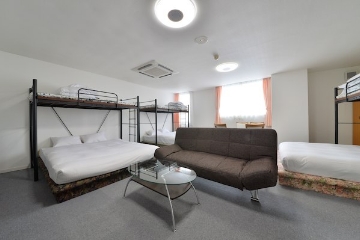 King triple + loft bed